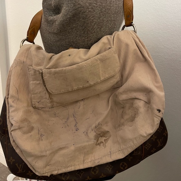 Louis Vuitton Monogram Galleria Pm - Picture 7 of 16